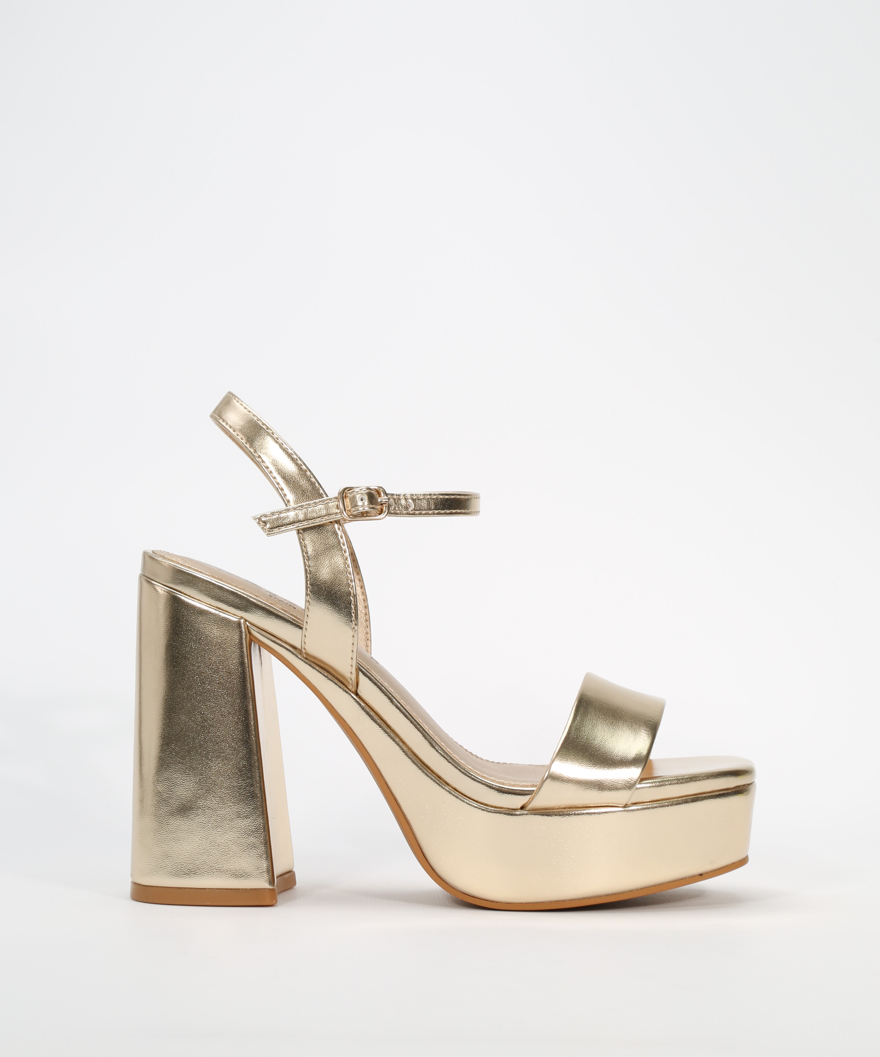 Sandalias de plataforma tac&oacute;n ancho image number null